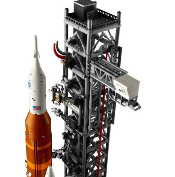 Конструктор 68009 Космическая стартовая система NASA Артемида